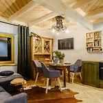Willa Olsza Wood House & Mountain View & Sauna Apartment