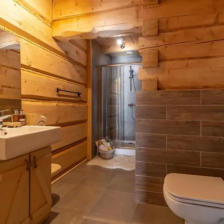 Olsza Wood House & Mountain View & Sauna 公寓 *