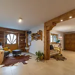 Olsza Wood House & Mountain View & Sauna